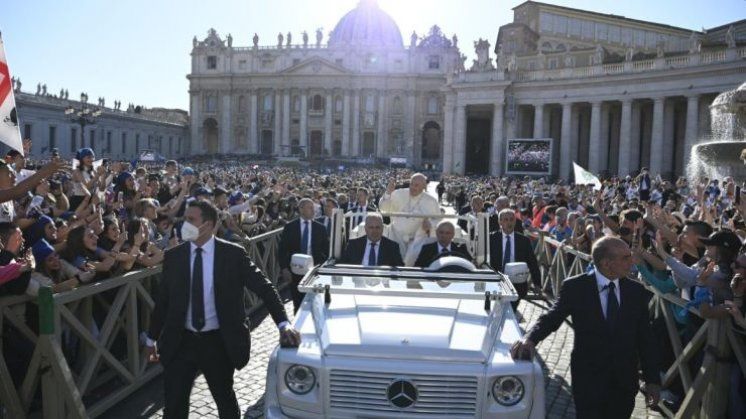 Papa na bdjenju sa sto tisuća talijanskih mladića i djevojaka