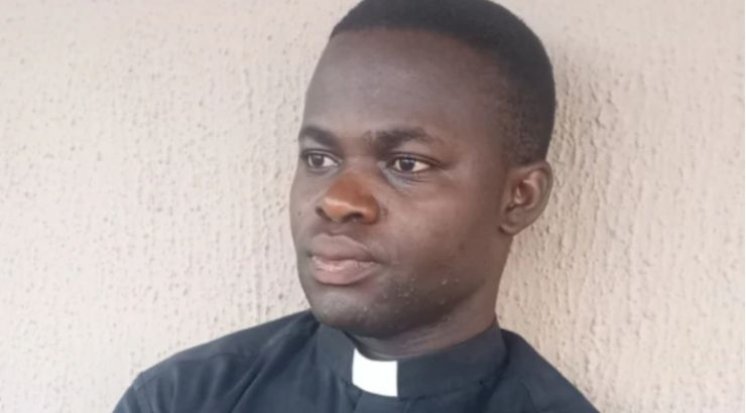 SVJEDOK UŽASA NA MISI Svećenik preživio pokolj u Nigeriji: &#039;Zaštitio sam ih kao što kokoš štiti svoje piliće&#039;