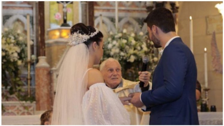 85-godišnji svećenik slavi vjenčanje vlastitog unuka