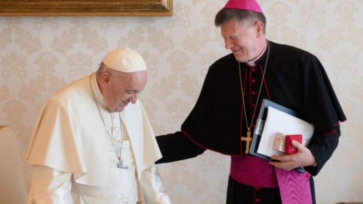 Papa Franjo primio apostolskoga nuncija nadbiskupa Antu Jozića