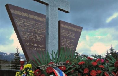 Spaljena zastava i oskrnavljen spomenik poginulim Vukovarcima kod Kupresa
