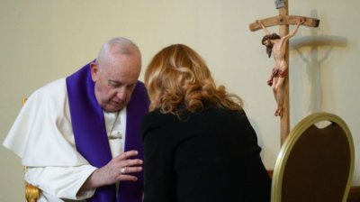 Papa otvorio inicijativu „24 sata za Gospodina“: Ispovijed nije ljudski sud, već božanski zagrljaj koji tješi