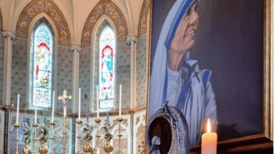 POZIV HRVATIMA U IRSKOJ Hrvatska katolička misija Dublin najavljuje slavlje svetkovine zaštitnice misije svete Majke Terezije iz Kalkute