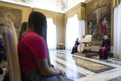 Papa primio žene koje su napustile mafiju: &quot;Niste same&quot;