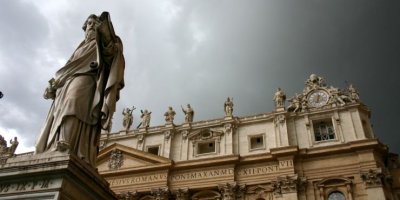 Vatikan objavio dokument o blagoslovima: Moguće je blagoslivljati istospolne i parove u neredovitim situacijama