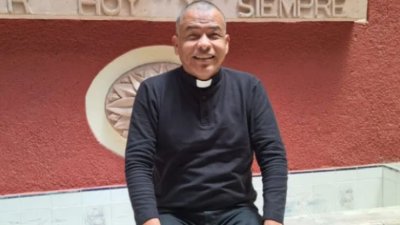 Slijepi svećenik: Pridobio sam više duša za Boga bez vida