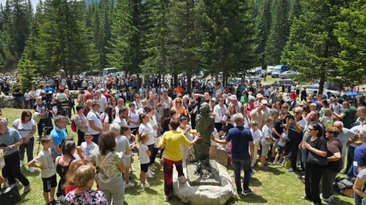 Nekoliko tisuća vjernika na Kedžari na &quot;Divinom danu&quot;