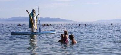 Ovih dana Rijeka opet pokazuje svoje antikršćansko raspoloženje. Radi se o već tradicionalnom ukazanju Gospe od supa, performansu u kojem se pod krinkom kulture ismijava Bogorodica, Međugorje