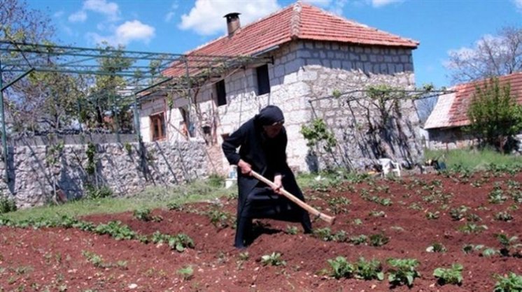 Baka Iva iz Posušja proslavila 102. rođendan! Mladima poručuje da žive kao Božja dica u molitvi i svetinji