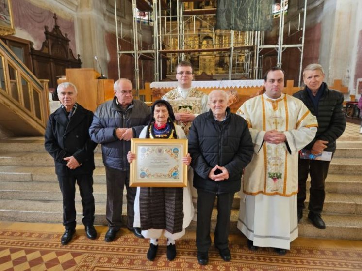 PAPINSKI BLAGOSLOV PRIGODOM 60 GODINA BRAKA DOBIO JE BRAČNI PAR IZ KRALJEVE SUTJESKE