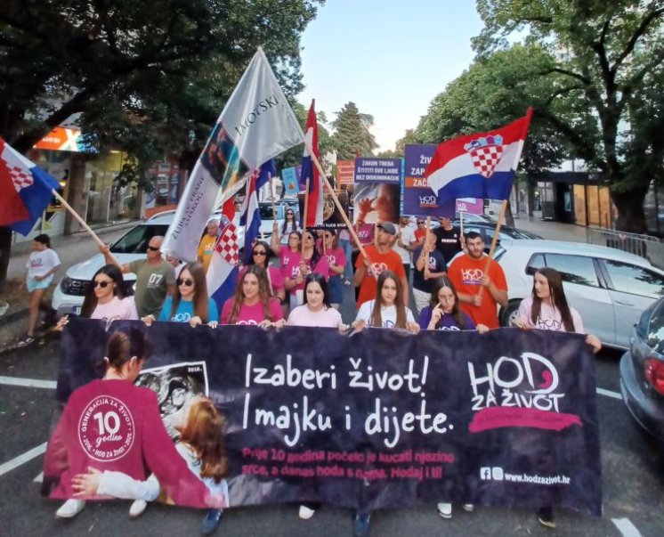 Održan Hod za život, obitelj i Hrvatsku u Imotskom