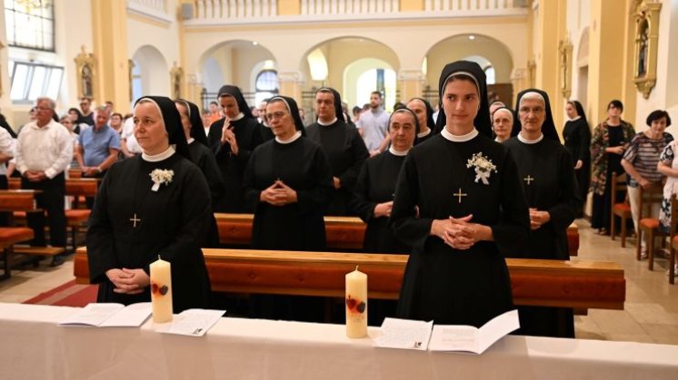 Doživotni zavjeti Milosrdnih sestara sv. Križa u Đakovu