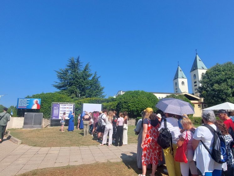 PRIPREMLJENO PLATNO ZA PISANJE MOLITAVA, ŽELJA, ZAHVALA…