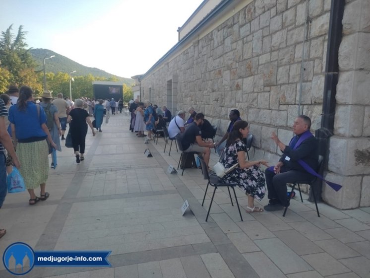 FOTO Zašto se Međugorje zove &#039;ispovjedaonica svijeta&#039;? Pogledajte današnje prizore koji taj naziv opravdavaju!