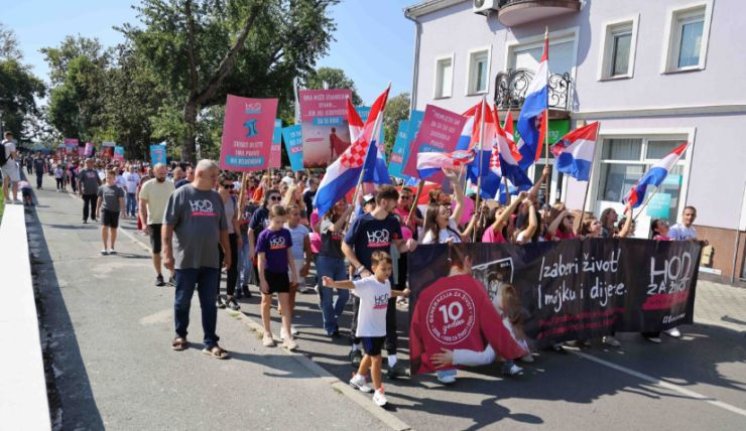 U Slavonskom Brodu održan Hod za život