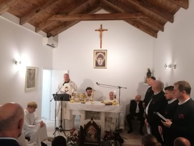 Blagoslovljena kapela sv. Šarbela na splitskom stadionu Poljud