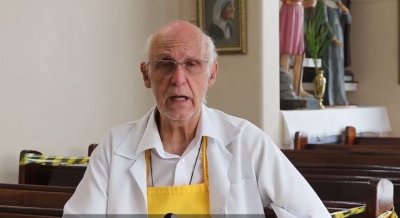 Sud osudio komičara koji je lažno optužio svećenika za zlostavljanje