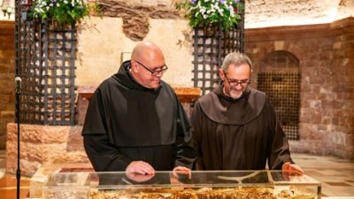 Relikvije Sv. Franje Asiškog prvi put u potpunosti izložene javnosti
