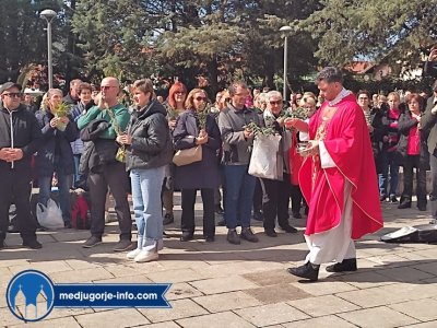 FOTO Cvjetnica u Međugorju: Procesija i blagoslov grančica označili početak Velikog tjedna