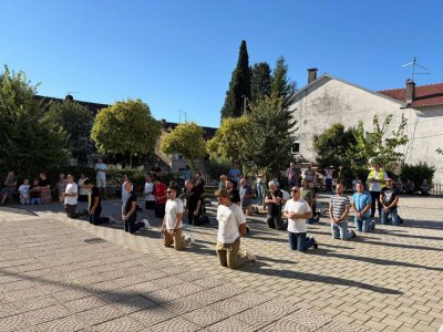 Muškarci mole krunicu: 33 grada u Hrvatskoj te Mostar i Ljubuški u BiH