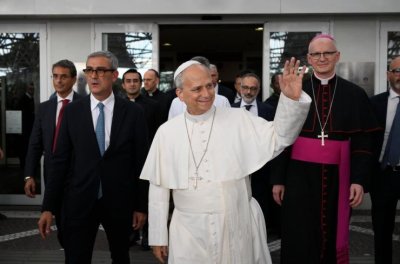 Papa Lav XIV. otpušten iz bolnice Gemelli. Zahvala liječnicima i pozdrav okupljenom mnoštvu