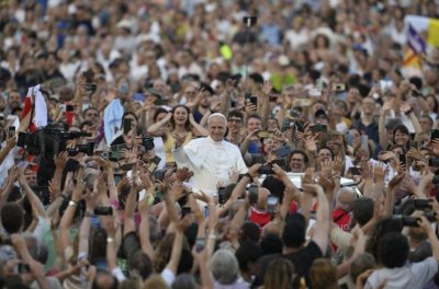 Papa Lav XIV.: Ispod 'oklopa' mladi kriju želju da vole i da budu voljeni